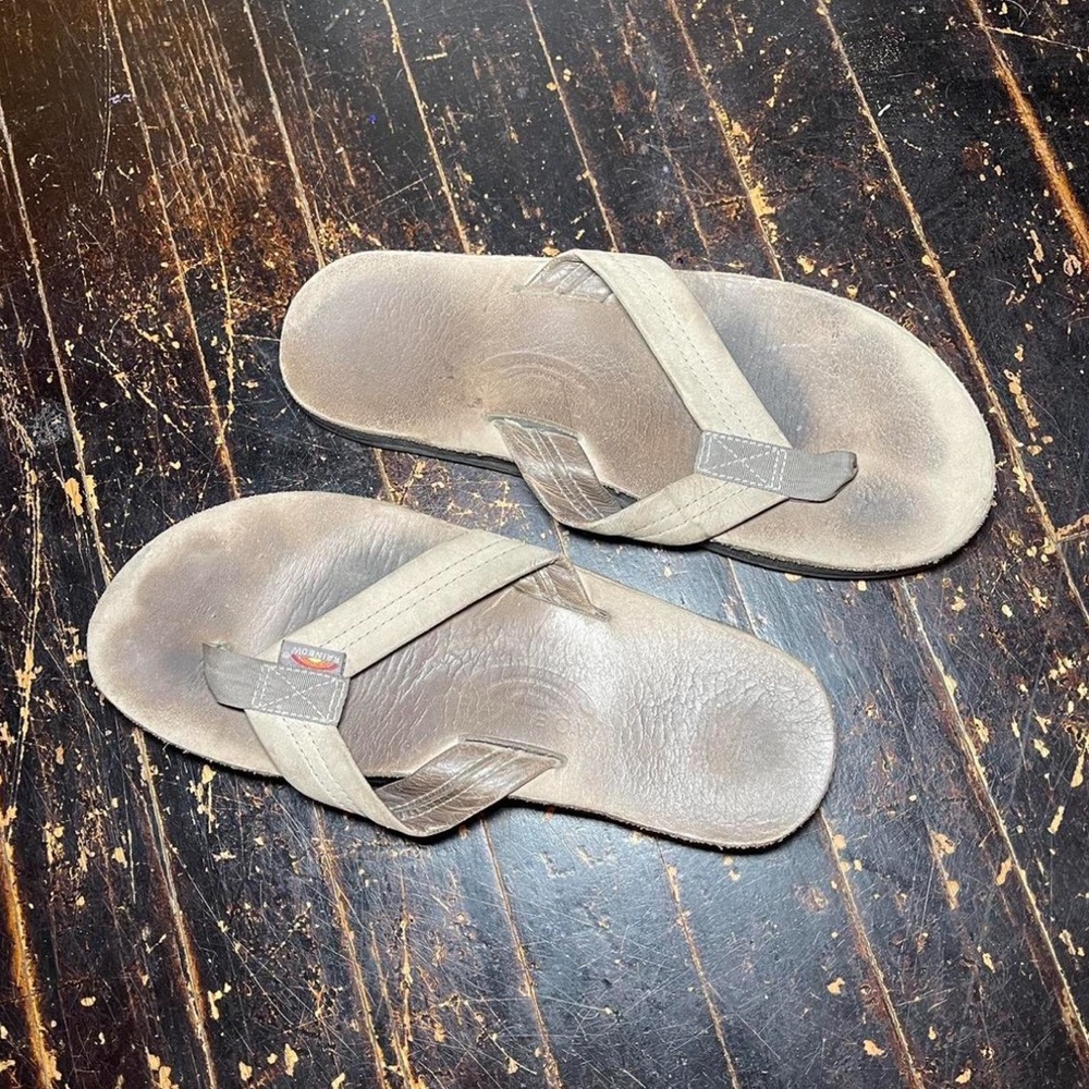 Rainbow sandals size 8.5-9